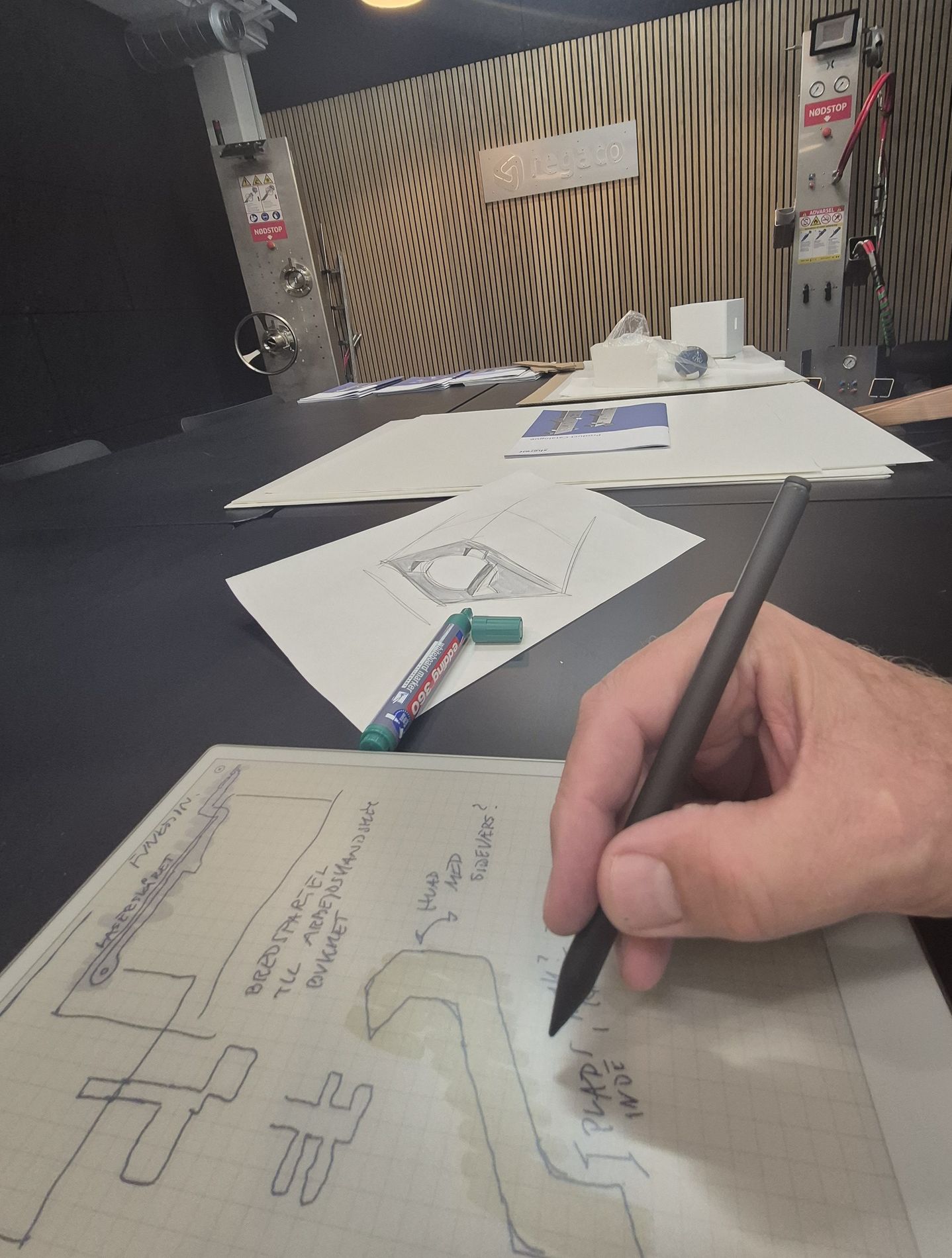 Industrial design prototyping of the SHERPARK-CO2 transfer system with marker drawings